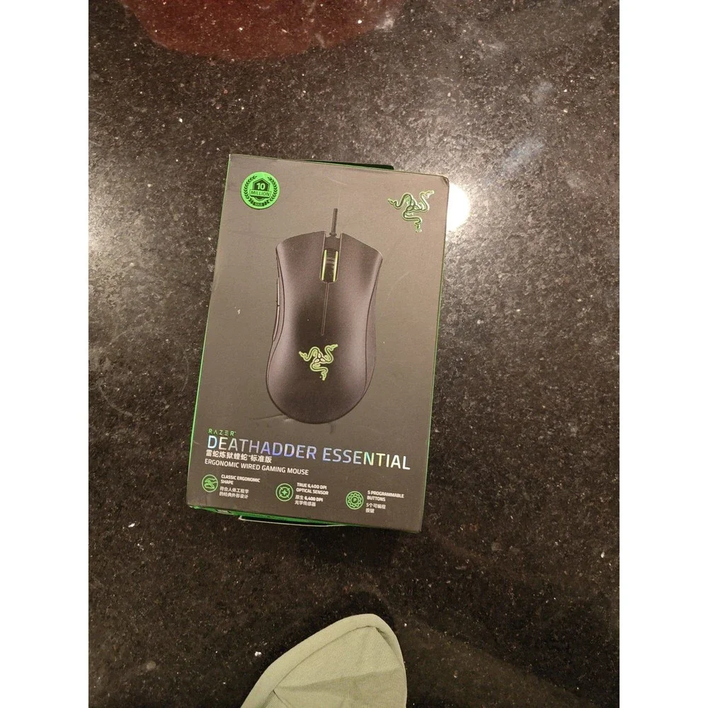 Razer DeathAdder -Essential Ergonimic Gaming Mouse Black 6400 DPI Optical Sensor